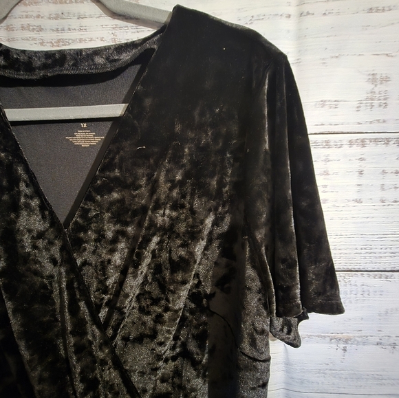 EVRI WOMEN'S 1X BLACK VELVET SHORT SLEEVE WRAP LOOK DRESS Hi Low Fit Flare - Picture 7 of 7